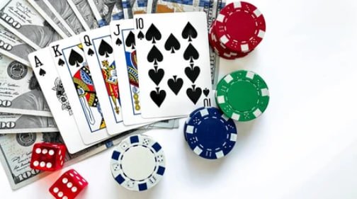 Antarmuka slot slotvip menampilkan reel, garis pembayaran, dan tombol putar